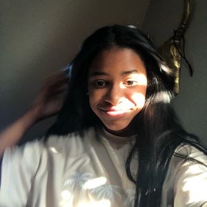 Meet your Posher, Kayla